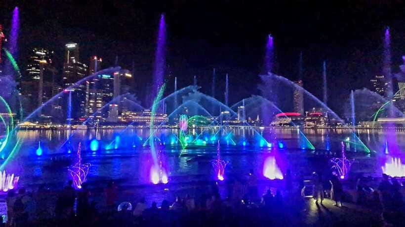 Singapore: Sunset River Cruise and Light Shows Tour - Hotel pickup sets the evening in motion