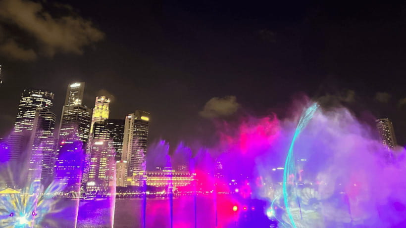 Singapore: Twilight Tour with River Cruise and Light Shows - Lau Pa Sat Makes a Better Finish for Food Lovers