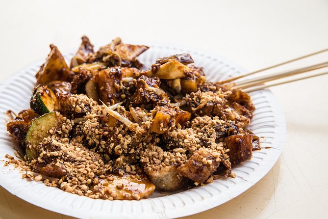 Small Group: Michelin and Local Hawker Food Tour with 9 tastings - South Bridge Road and the food behind the storefronts