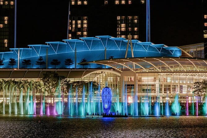 (Small Group) Night Wonders of Singapore: Cruise & Light Shows - The Singapore Flyer and Fountain of Wealth are quick photo stops