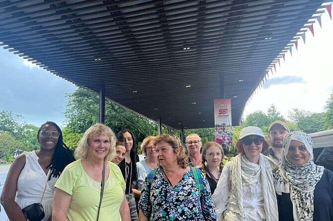 Small Group Singapore Morning City Tour with Gardens By The Bay - The guides shape the whole morning