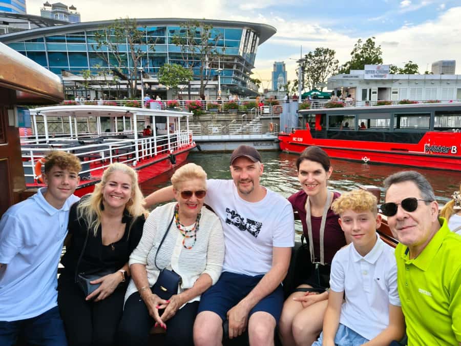Spectra & Garden Rhapsody Shows with Singapore River Cruise - Who should book this night tour?