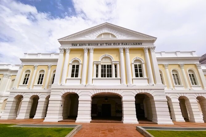 Splendour of Colonial Singapore Walking Tour with Lunch - A walking introduction to Singapore’s colonial center
