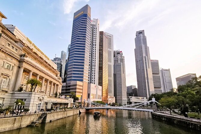 Splendour of Colonial Singapore Walking Tour with Lunch - Victoria Theatre, the Asian Civilisations Museum, and Cavenagh Bridge