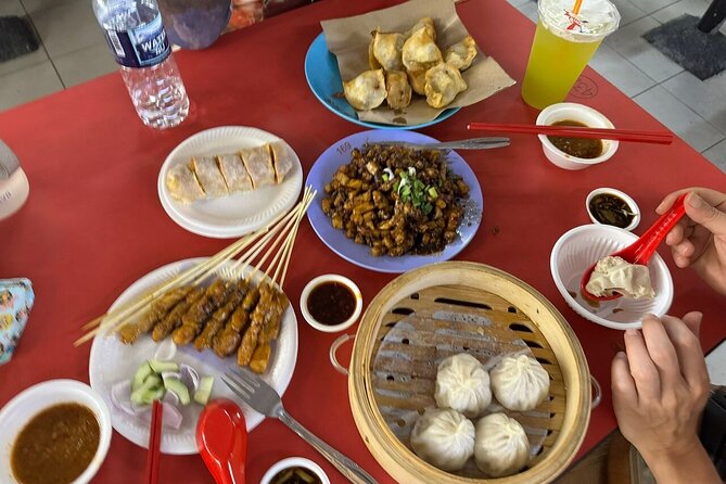 Tasting Trails: Chinatown, Little India & Kampong Glam, Haji Lane - Kampong Glam brings mosques, textiles, and modern street life