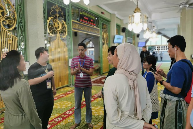 The Race & Religion Tour - Starting in Little India for 45 minutes