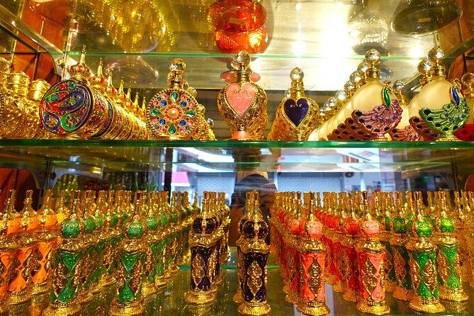 Thread of Faith and Fabric: Singapore Kampong Glam Walking Tour - Key points at a glance