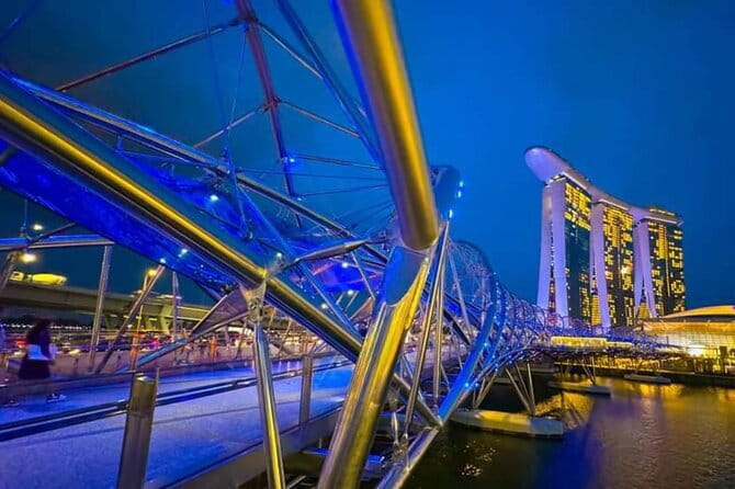 Twilight Magic Singapore River Cruise and 2 Light Show - Clarke Quay and the 30-minute river cruise